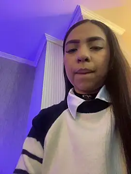 Snapshot of Dulcerouss__ chatting on May 23, 2026, 11:20 am Dulcerouss online show from May 23, 2026, 11:20 am