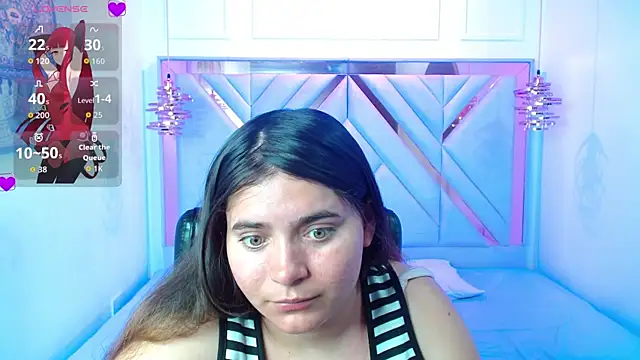 Laurha  online show from June 9, 2026, 7:59 pm