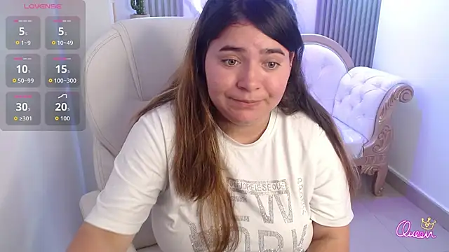 Laurha  online show from May 21, 2026, 7:55 pm