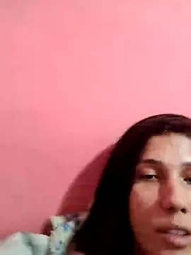 Snapshot of nessaflors2 chatting on May 18, 2026, 7:29 pm nessaflors2 online show from May 18, 2026, 7:29 pm