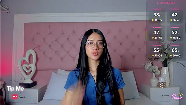 Snapshot of SarahDoll__ chatting on May 8, 2026, 12:20 pm SarahDoll online show from May 8, 2026, 12:20 pm