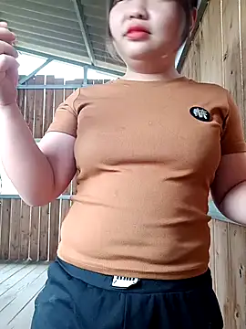 Lily Henry online show from May 1, 2026, 7:46 am