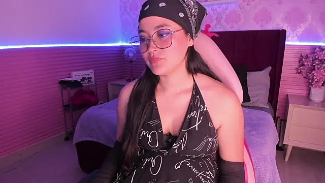 Alicia Kimm online show from May 12, 2026, 8:15 pm
