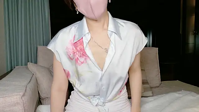 Snapshot of Naomi_00122 chatting on June 4, 2026, 2:11 pm Naomi 00122 online show from June 4, 2026, 2:11 pm