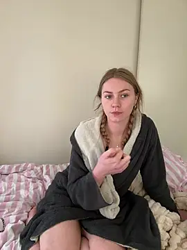 Snapshot of daisycollins chatting on July 30, 2026, 4:11 am daisycollins online show from July 30, 2026, 4:11 am