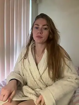 Snapshot of daisycollins chatting on July 7, 2026, 2:36 am daisycollins online show from July 7, 2026, 2:36 am