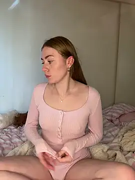 Snapshot of daisycollins chatting on July 8, 2026, 3:30 am daisycollins online show from July 8, 2026, 3:30 am