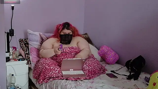 Snapshot of Lady_KitsuneBIG chatting on July 7, 2026, 6:47 am Lady KitsuneBIG online show from July 7, 2026, 6:47 am
