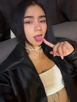 Snapshot of Dakota-fire chatting on June 17, 2026, 10:58 am Dakota-fire online show from June 17, 2026, 10:58 am