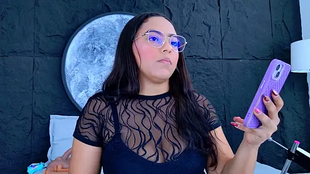 JessiBannkss online show from June 18, 2026, 12:32 pm
