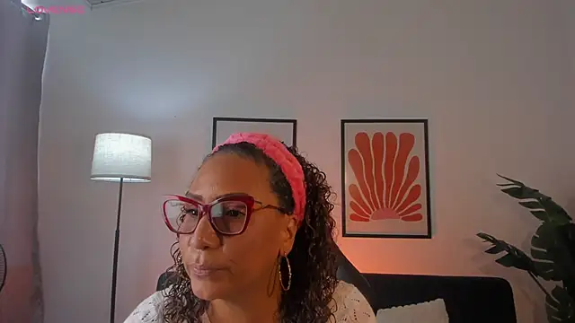 Eva-Millss online show from May 14, 2026, 8:06 pm