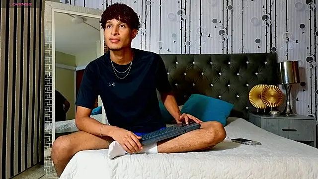 Alex Bloom online show from May 19, 2026, 7:21 pm