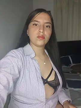 LinaColombianGirl online show from May 6, 2026, 4:38 am