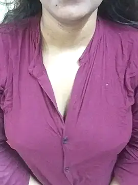 Snapshot of Roji_bha chatting on July 28, 2026, 4:20 am Roji bha online show from July 28, 2026, 4:20 am