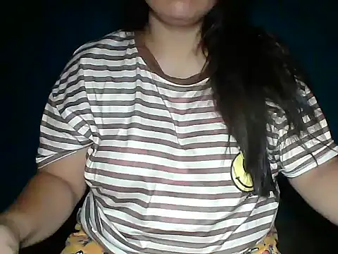 MommyKaye30 online show from May 15, 2026, 8:07 pm