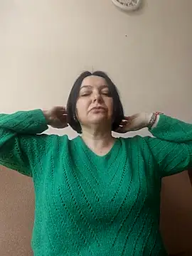 Snapshot of EmmaEmmy40 chatting on May 5, 2026, 8:17 am EmmaEmmy40 online show from May 5, 2026, 8:17 am