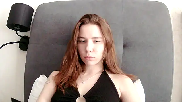 Snapshot of PollyStix chatting on May 4, 2026, 10:51 am PollyStix online show from May 4, 2026, 10:51 am