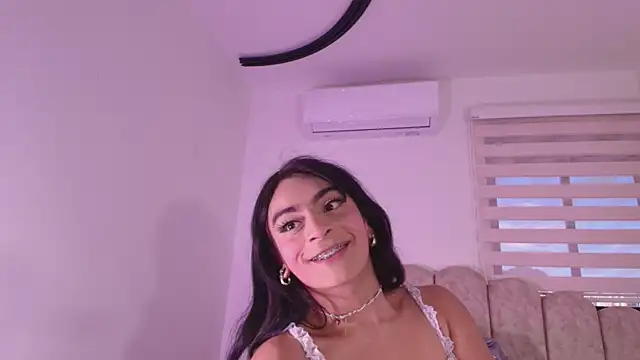 Snapshot of Malaia_thompson_ chatting on June 16, 2026, 11:54 am Malaia thompson online show from June 16, 2026, 11:54 am