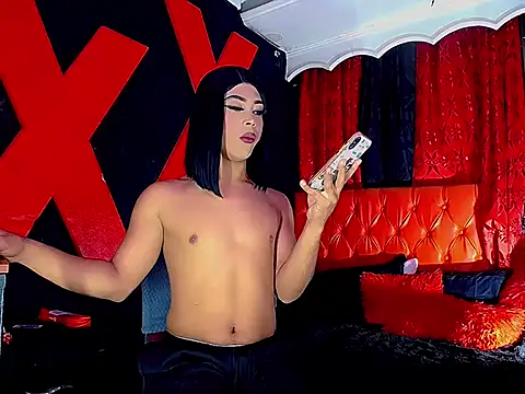 Mia Colucci25 online show from May 20, 2026, 2:41 am