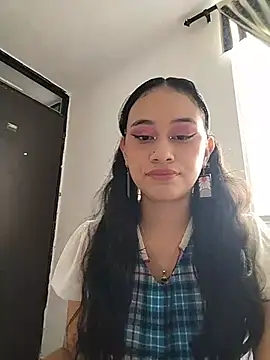 Snapshot of L0lita_Emi12 chatting on July 1, 2026, 5:24 pm L0lita Emi12 online show from July 1, 2026, 5:24 pm