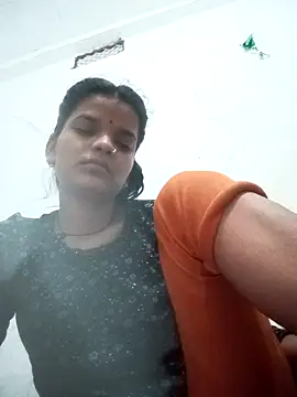 Snapshot of Student_garl_1 chatting on May 17, 2026, 12:10 am Student garl 1 online show from May 17, 2026, 12:10 am