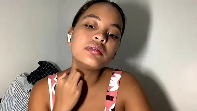 Snapshot of Bunny_Kisss chatting on June 8, 2026, 11:22 am Bunny Kisss online show from June 8, 2026, 11:22 am