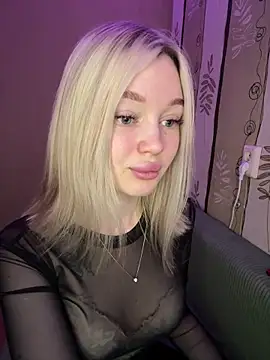 Snapshot of Velvet_Doll_ chatting on May 26, 2026, 4:21 am Velvet Doll online show from May 26, 2026, 4:21 am