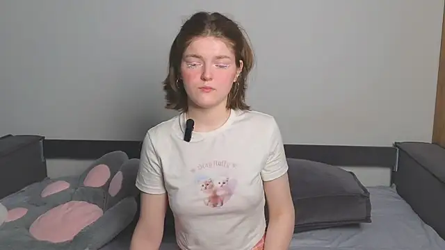 Snapshot of Annpopsy chatting on May 8, 2026, 7:39 pm Annpopsy online show from May 8, 2026, 7:39 pm
