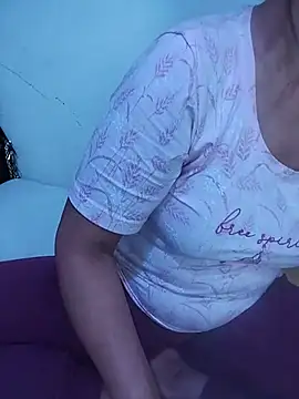 amira567 online show from June 3, 2026, 1:23 pm