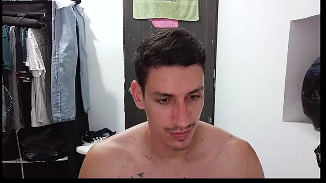 Snapshot of RaulRico chatting on June 2, 2026, 1:05 am RaulRico online show from June 2, 2026, 1:05 am