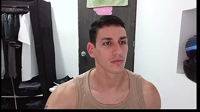 Snapshot of RaulRico chatting on June 21, 2026, 4:35 pm RaulRico online show from June 21, 2026, 4:35 pm