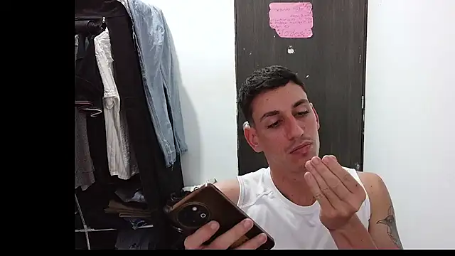 Snapshot of RaulRico chatting on July 18, 2026, 3:31 pm RaulRico online show from July 18, 2026, 3:31 pm