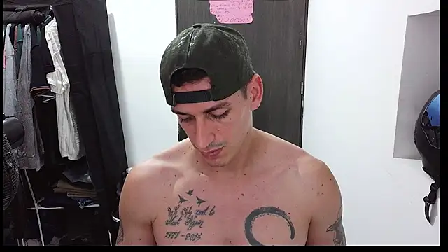 Snapshot of RaulRico chatting on July 13, 2026, 7:24 pm RaulRico online show from July 13, 2026, 7:24 pm