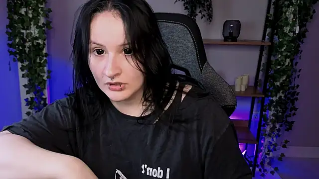 Snapshot of Ame_xCore chatting on August 4, 2026, 9:41 pm Ame xCore online show from August 4, 2026, 9:41 pm