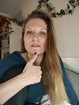 Snapshot of Candy_Cougar chatting on June 3, 2026, 6:58 am Candy Cougar online show from June 3, 2026, 6:58 am