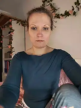 Snapshot of Candy_Cougar chatting on May 19, 2026, 6:31 am Candy Cougar online show from May 19, 2026, 6:31 am