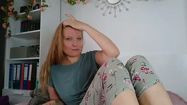 Candy Cougar online show from August 3, 2026, 6:54 am