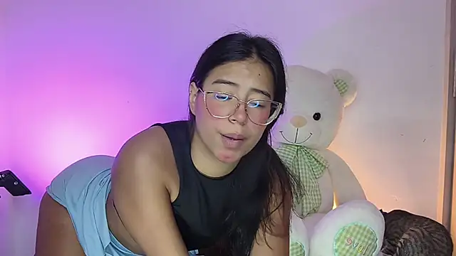 Raven stonee01 online show from July 29, 2026, 12:21 am