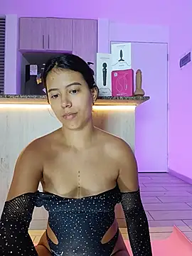 Snapshot of Raven_stonee01 chatting on May 14, 2026, 12:18 am Raven stonee01 online show from May 14, 2026, 12:18 am