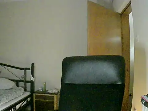 MacMillan69 online show from May 7, 2026, 10:46 pm