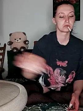 Goddessm00n1 online show from May 18, 2026, 7:18 pm