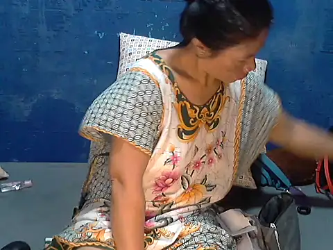 Snapshot of hotchilimom chatting on February 22, 2026, 3:20 am hotchilimom online show from February 22, 2026, 3:20 am