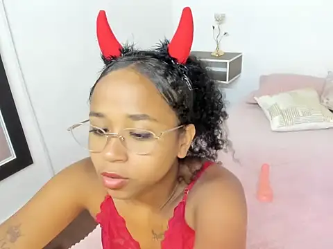 Snapshot of wizarpamela chatting on May 7, 2026, 6:55 pm wizarpamela online show from May 7, 2026, 6:55 pm