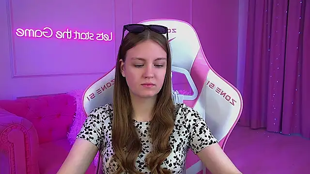 Snapshot of SofiaSarvains chatting on May 18, 2026, 6:07 am SofiaSarvains online show from May 18, 2026, 6:07 am