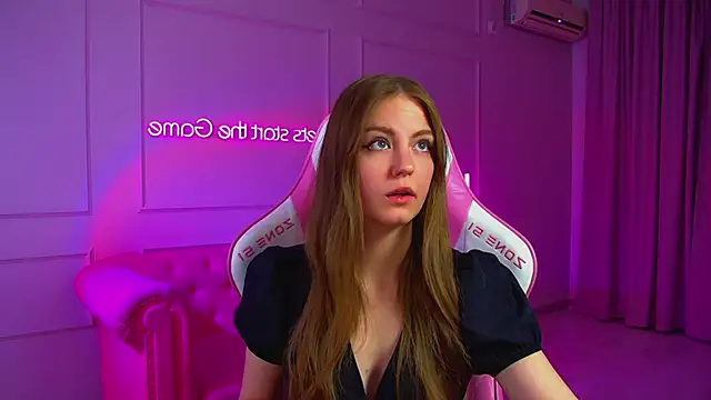Snapshot of SofiaSarvains chatting on June 10, 2026, 6:20 pm SofiaSarvains online show from June 10, 2026, 6:20 pm
