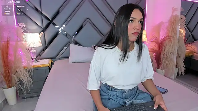 Snapshot of MadisonHerrera chatting on May 13, 2026, 4:47 pm MadisonHerrera online show from May 13, 2026, 4:47 pm