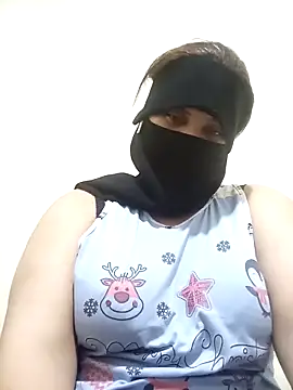 hiba44 online show from May 18, 2026, 2:01 am