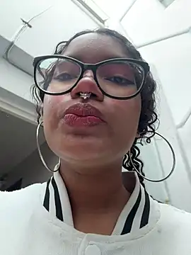 Snapshot of Bunny-fire chatting on May 24, 2026, 7:14 pm Bunny-fire online show from May 24, 2026, 7:14 pm