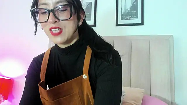 Snapshot of ZarayFeet chatting on May 24, 2026, 4:07 pm ZarayFeet online show from May 24, 2026, 4:07 pm