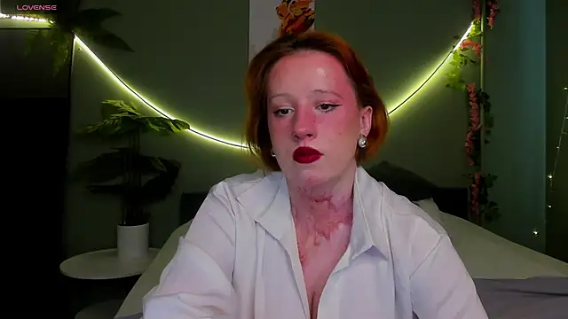 Snapshot of Maya_foxy chatting on June 30, 2026, 11:32 am Maya foxy online show from June 30, 2026, 11:32 am